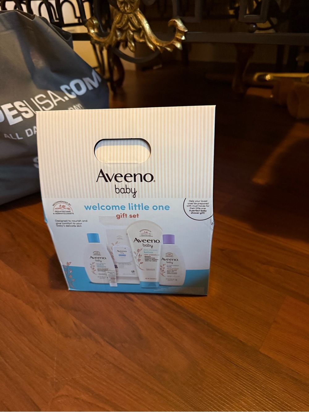 Aveeno Baby Welcome Little One Gift Set - White & Blue